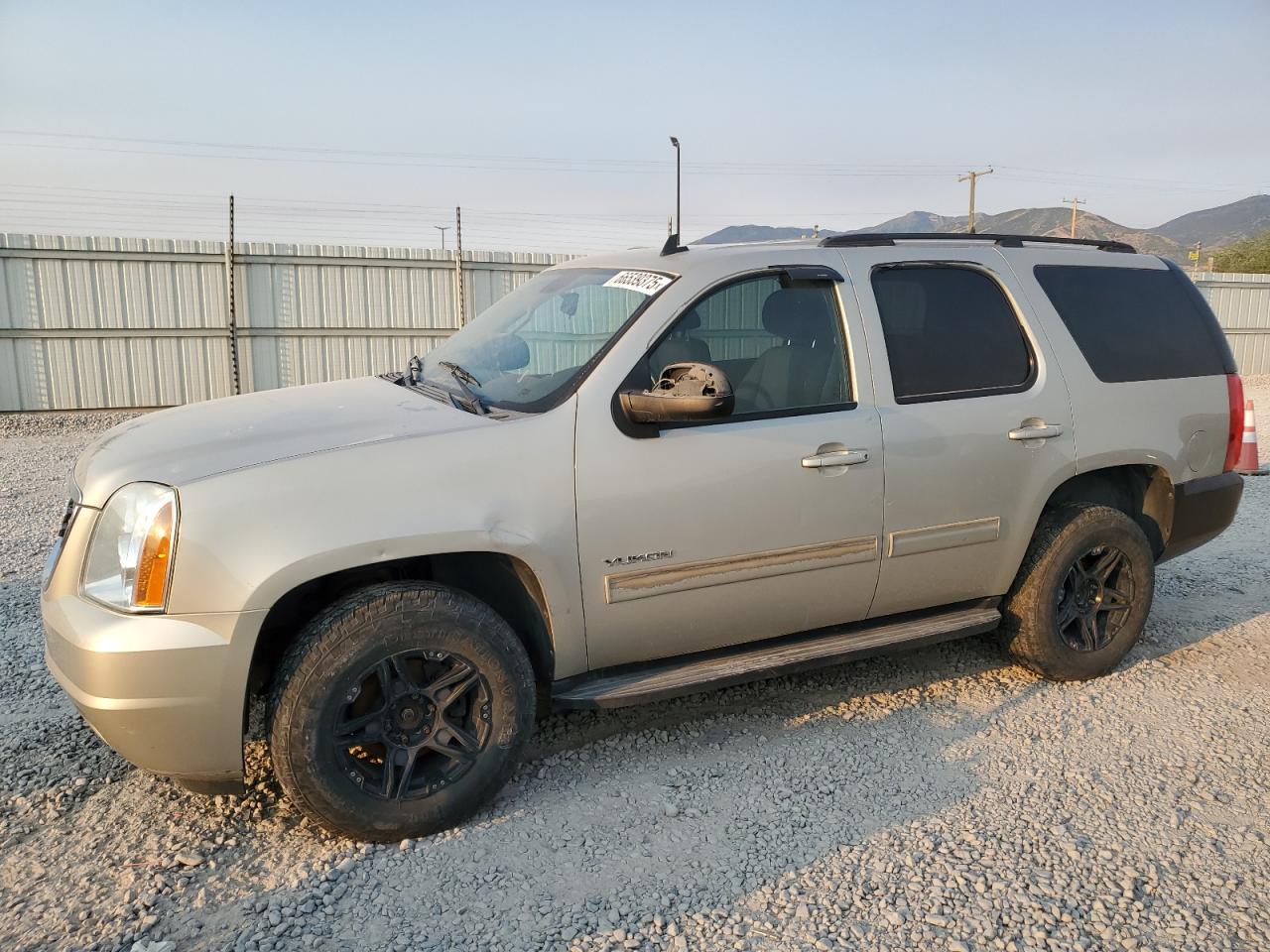 GMC YUKON SLE 2013