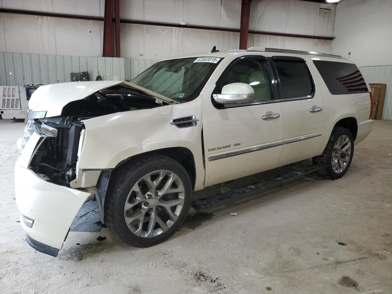 CADILLAC ESCALADE ESV PREMIUM 2011