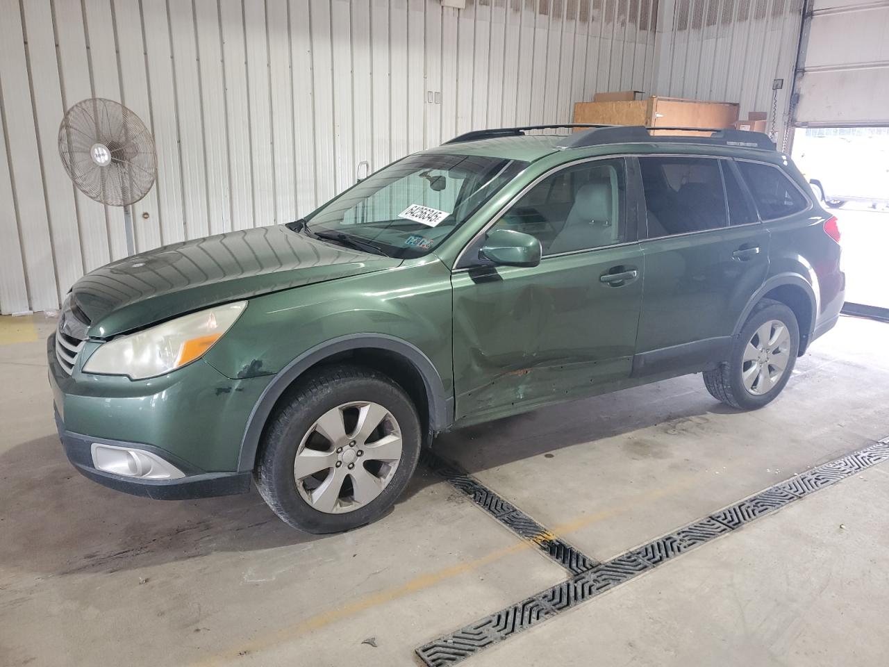 SUBARU OUTBACK 2. 2011