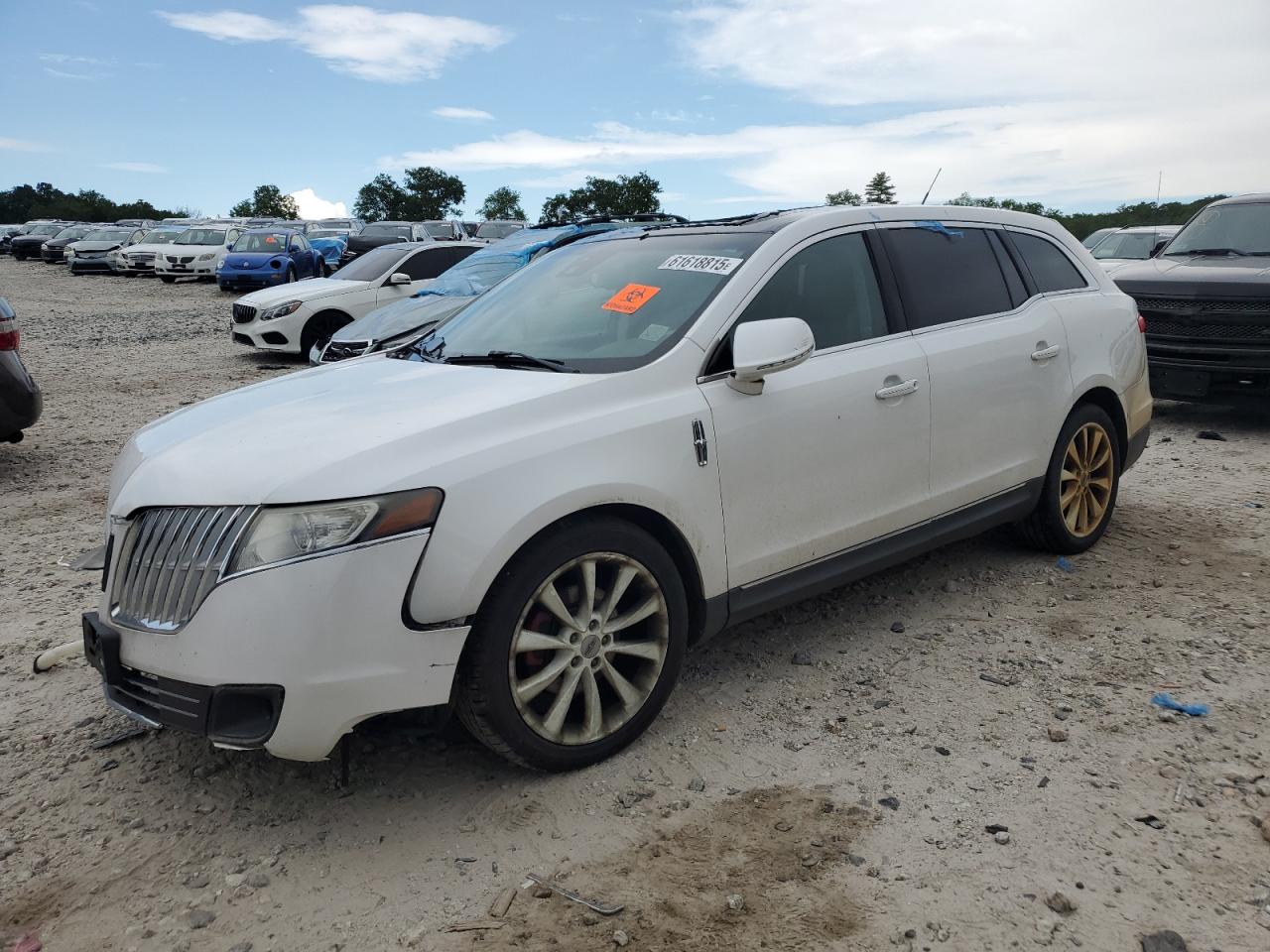 LINCOLN MKT 2010