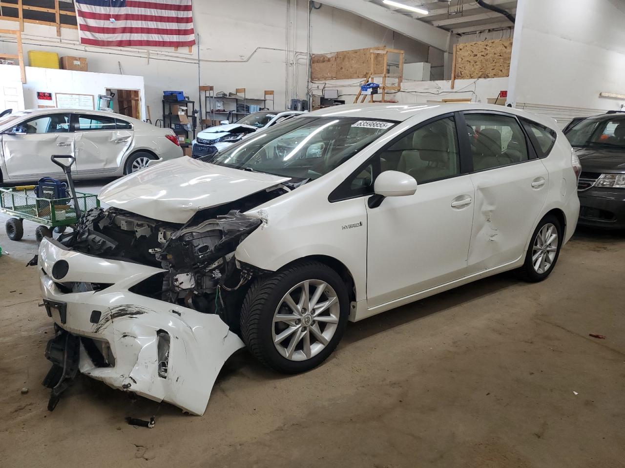 TOYOTA PRIUS V 2012