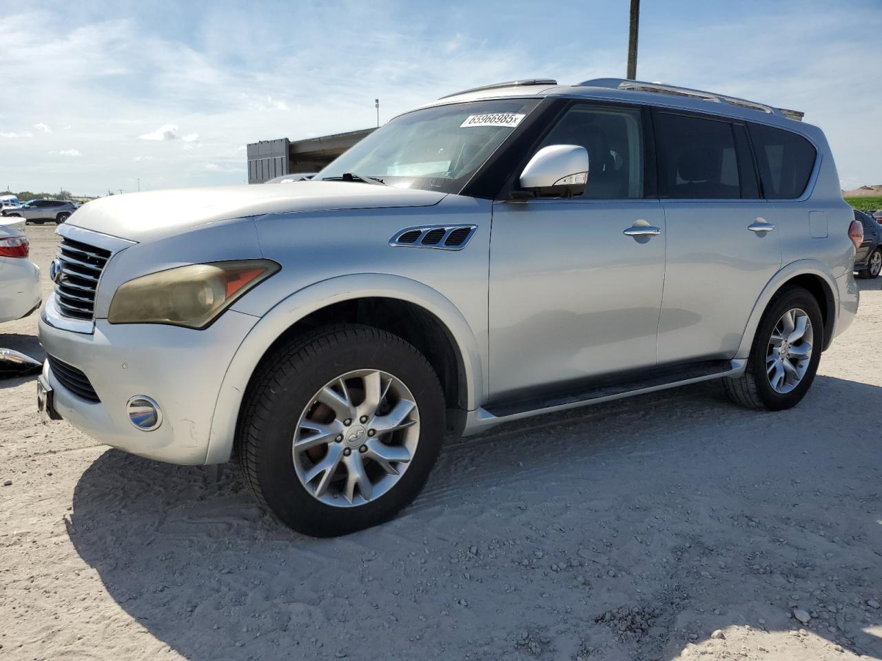 INFINITI QX56 2011
