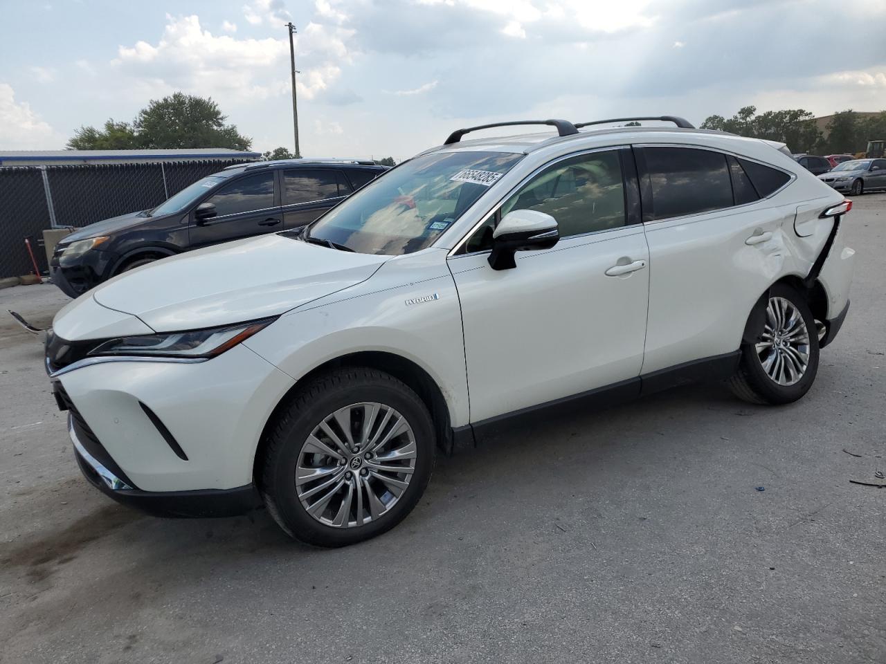 TOYOTA VENZA LE 2021