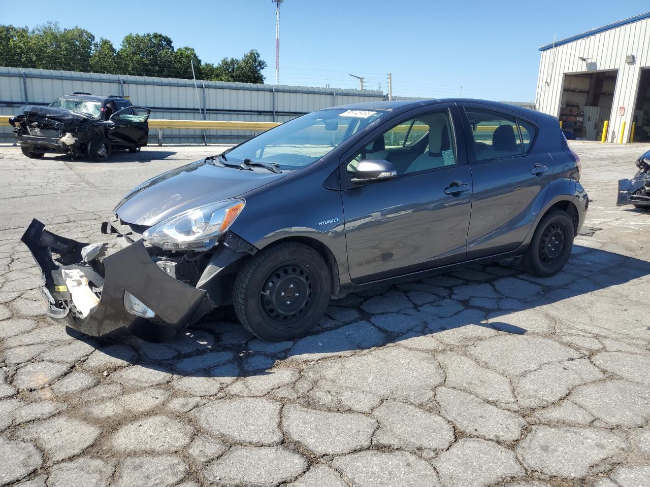 TOYOTA PRIUS C 2015