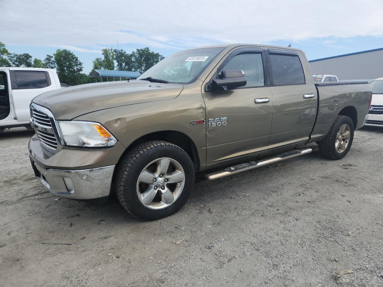 RAM 1500 SLT 2015
