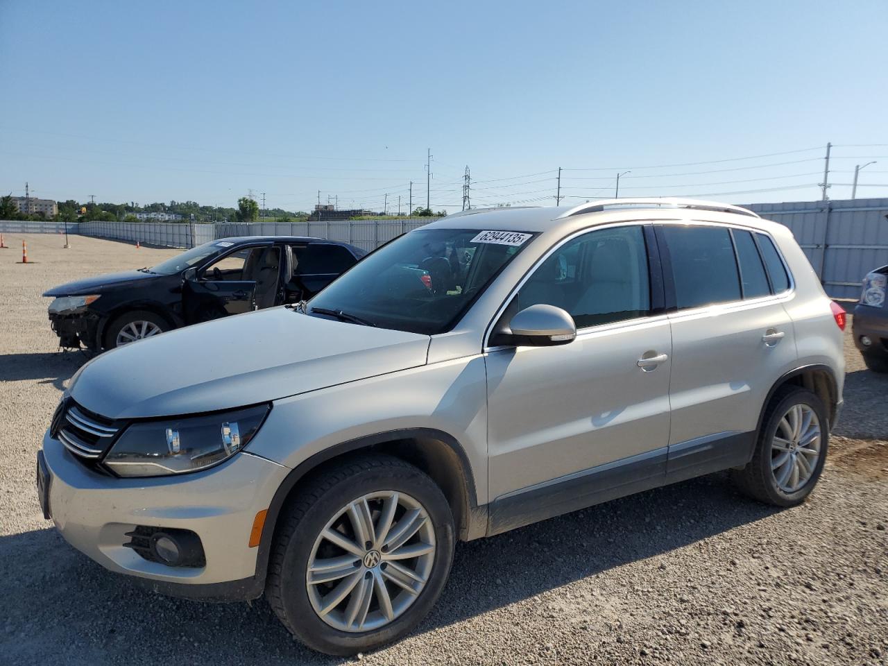 VOLKSWAGEN TIGUAN S 2013