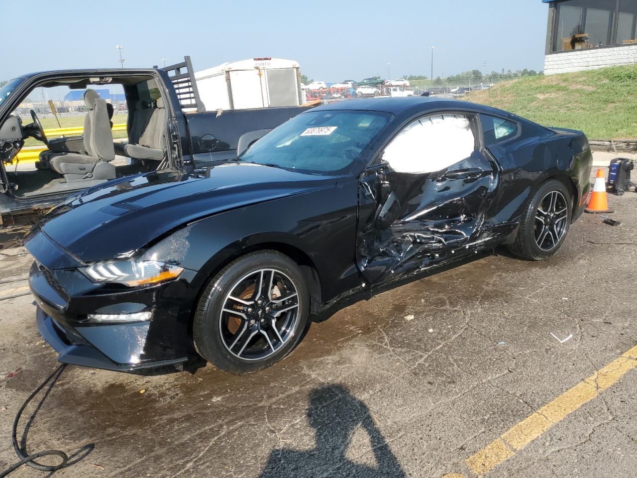 FORD MUSTANG 2021