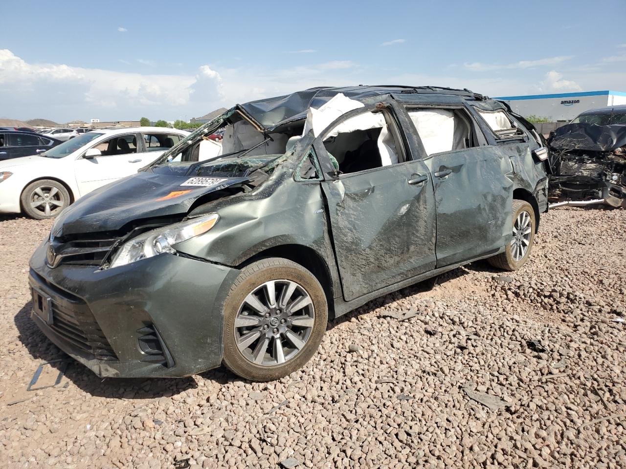 TOYOTA SIENNA LE 2018
