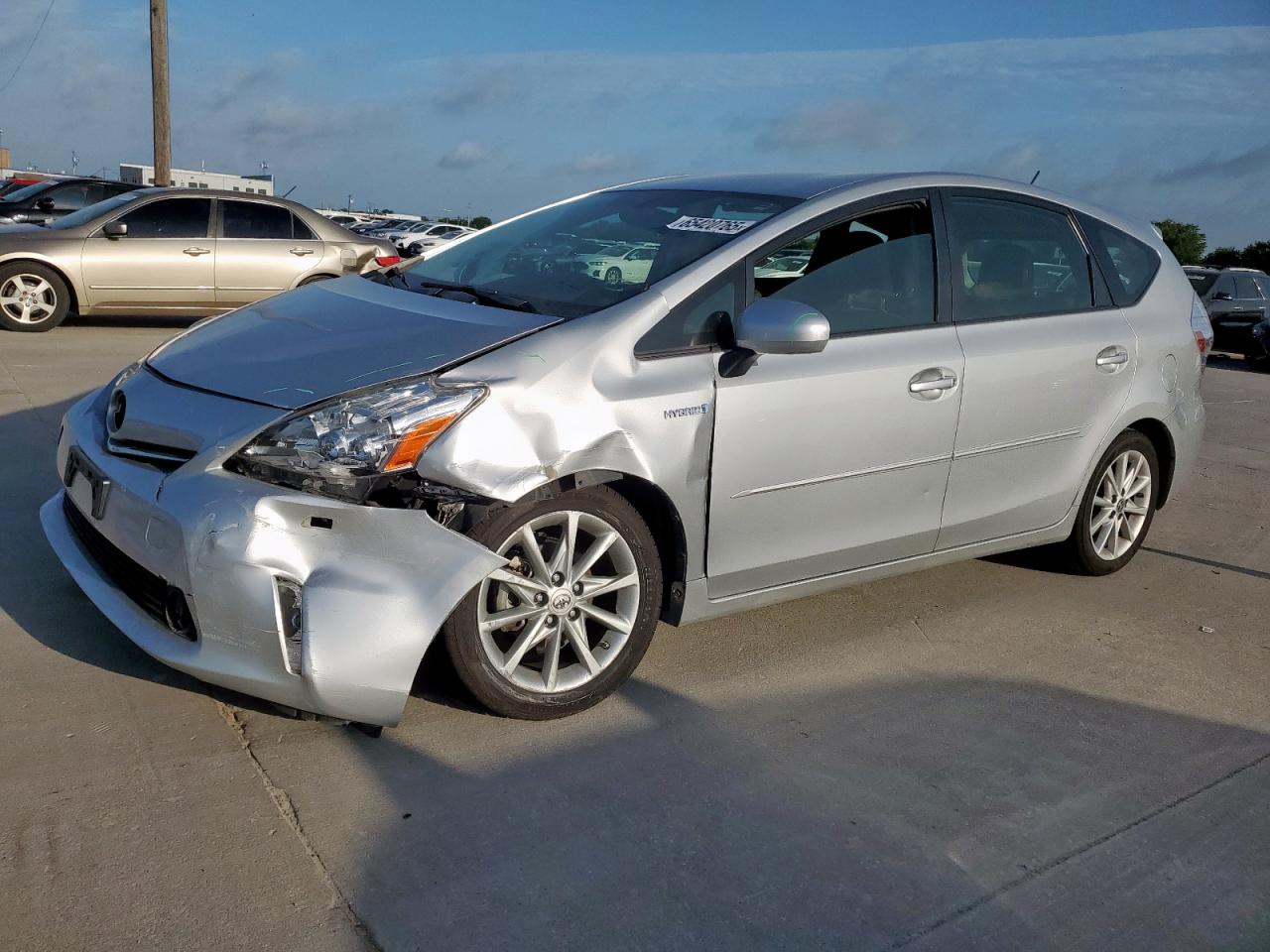 TOYOTA PRIUS V 2013