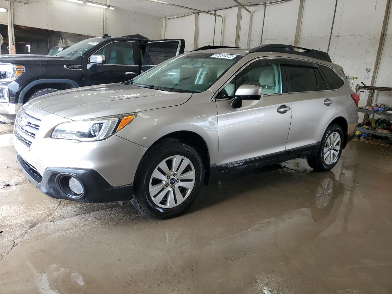 SUBARU OUTBACK 2. 2015