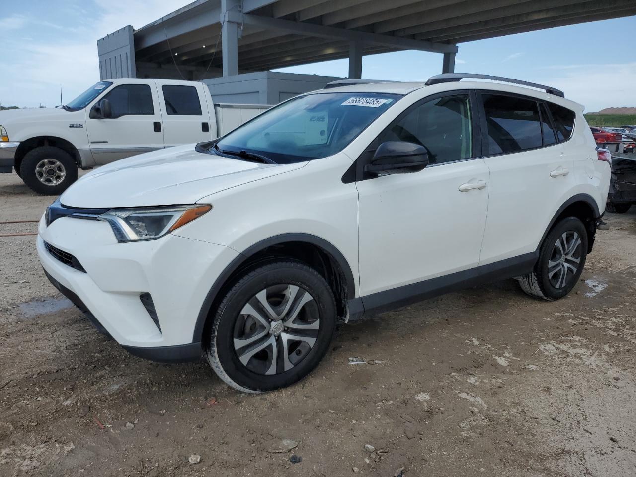 TOYOTA RAV4 LE 2018