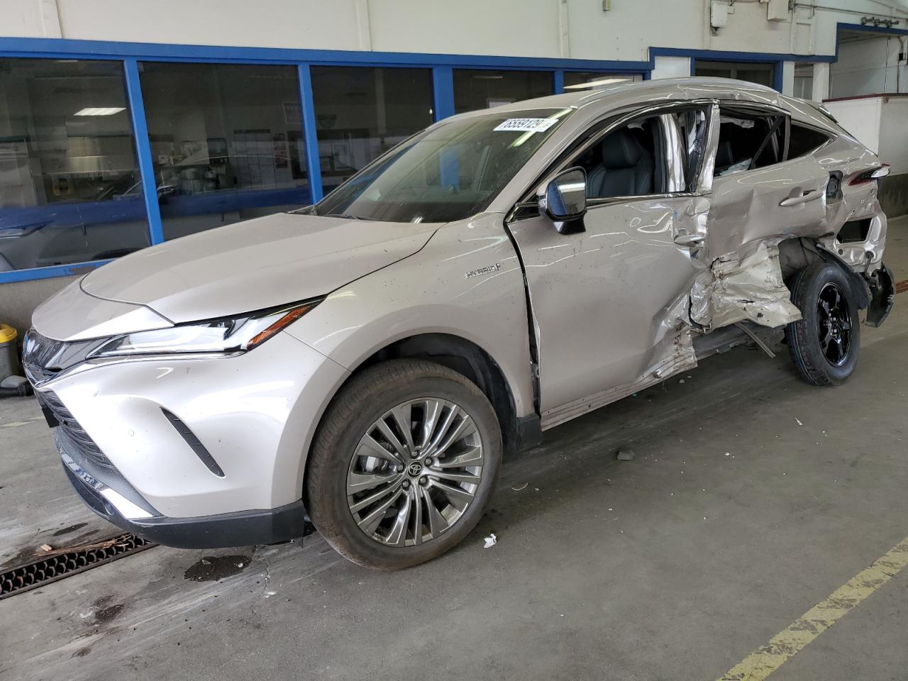 TOYOTA VENZA LE 2021