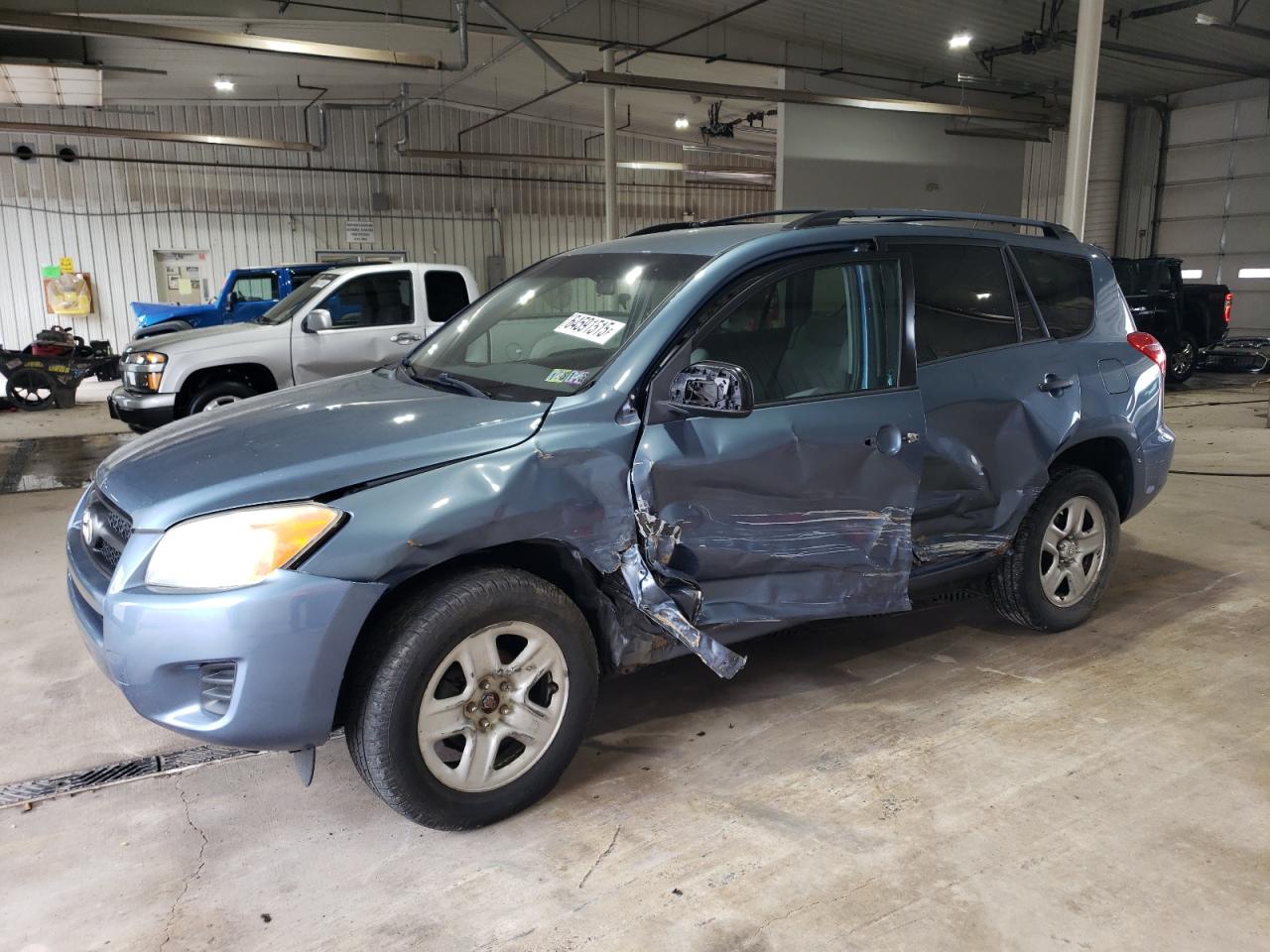 TOYOTA RAV4 2011