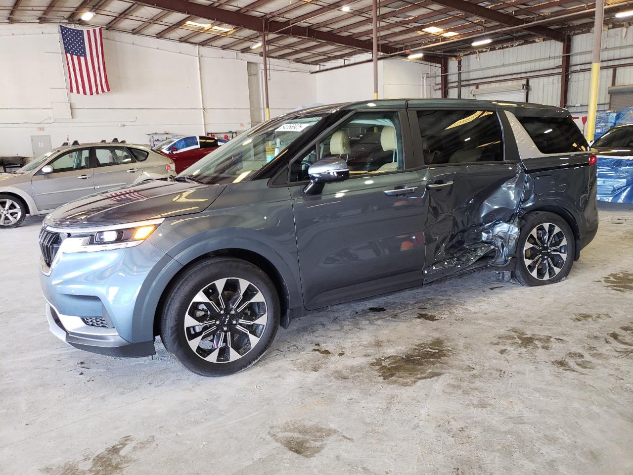 KIA CARNIVAL E 2024
