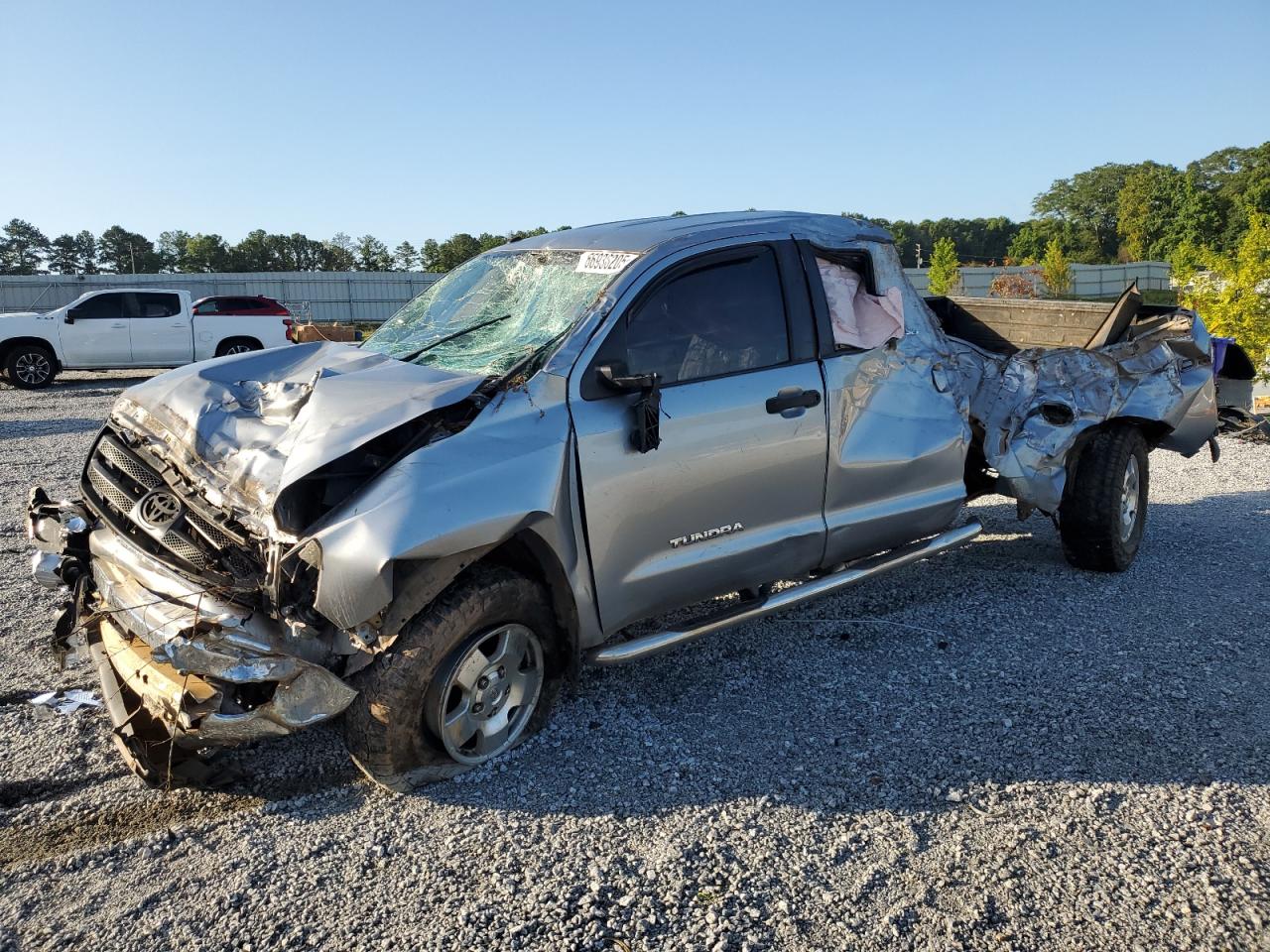 TOYOTA TUNDRA DOU 2011