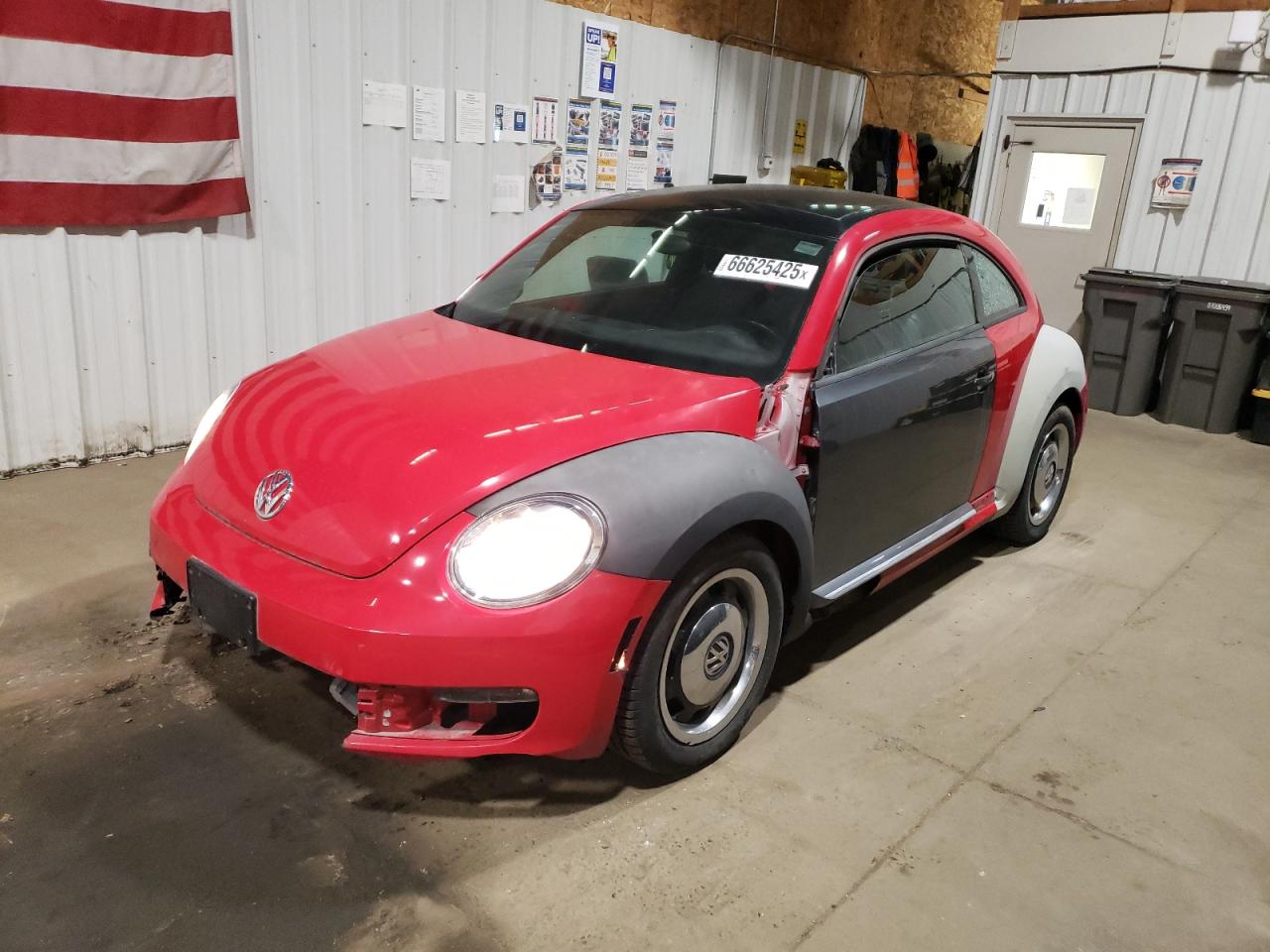 VOLKSWAGEN BEETLE 2013