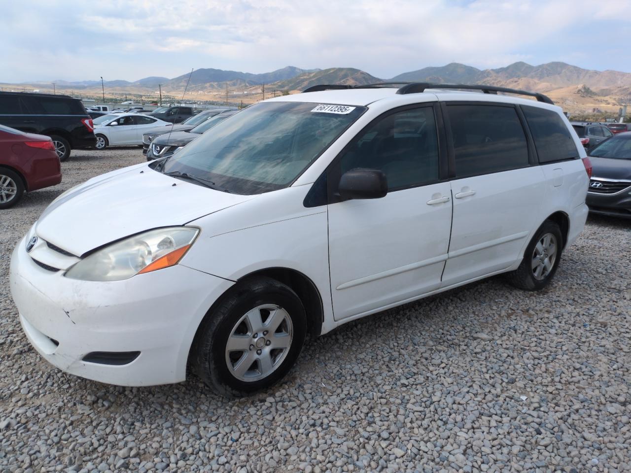 TOYOTA SIENNA CE 2019
