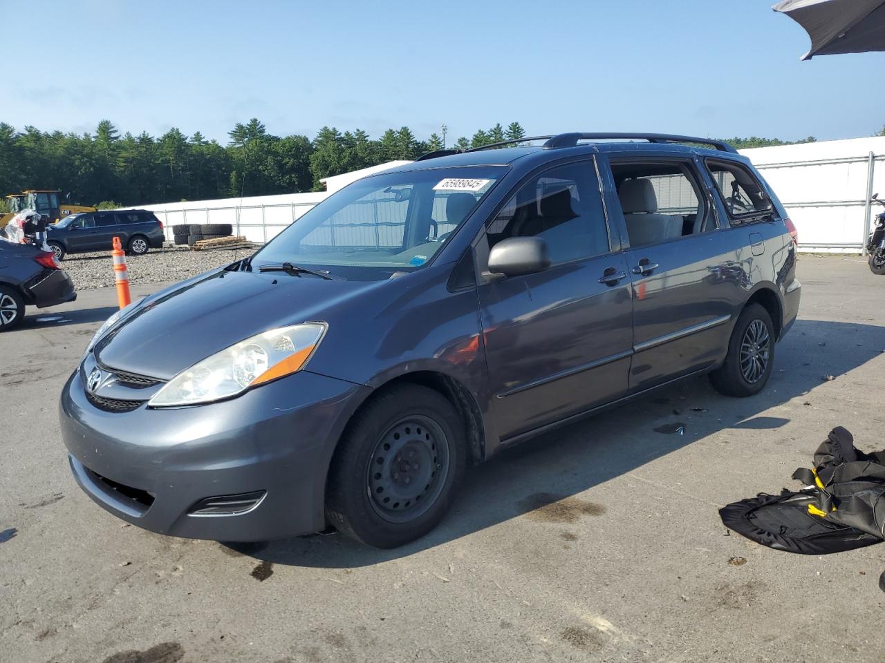 TOYOTA SIENNA CE 2010