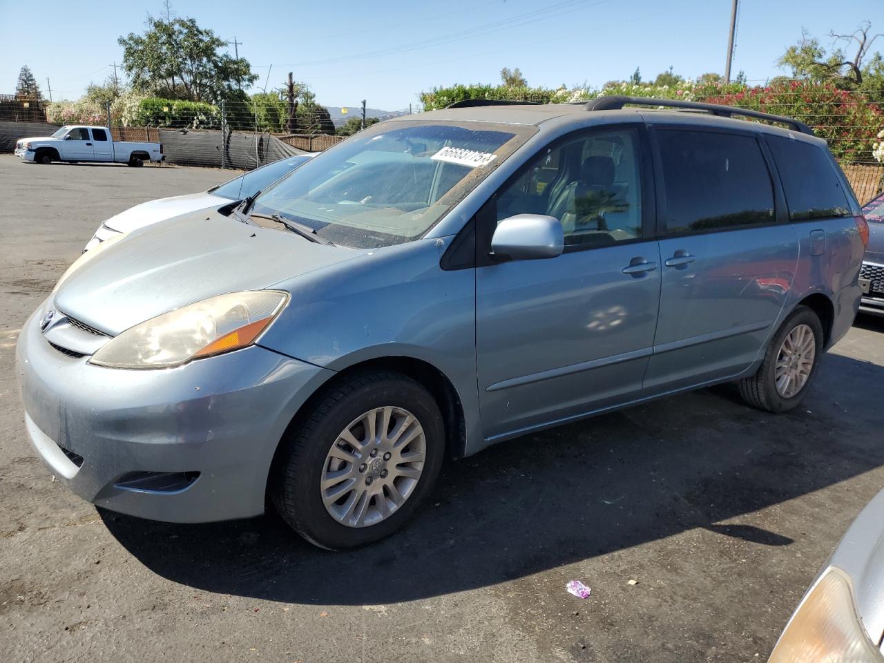 TOYOTA SIENNA XLE 2008