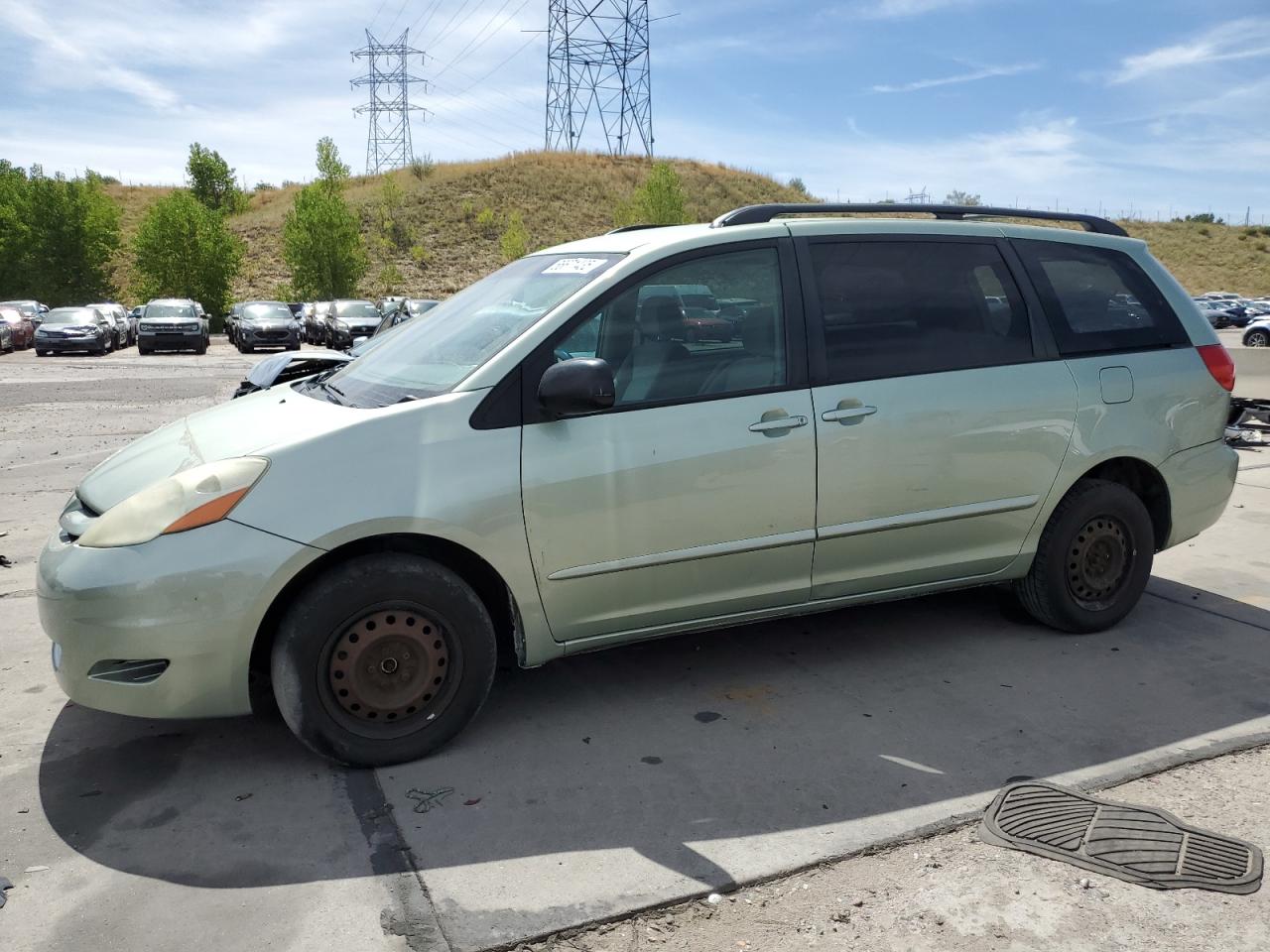 TOYOTA SIENNA LE 2008