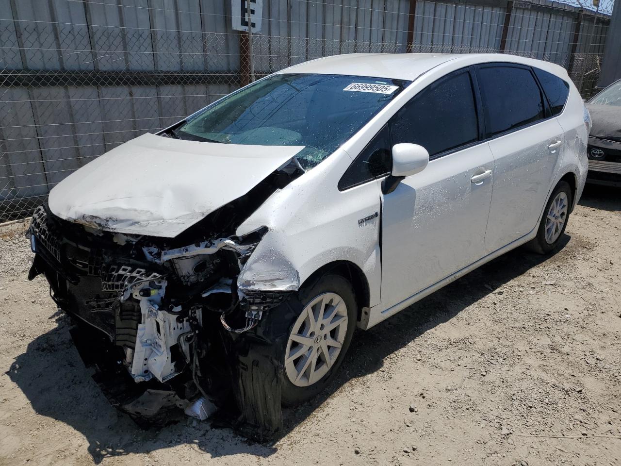 TOYOTA PRIUS V 2013