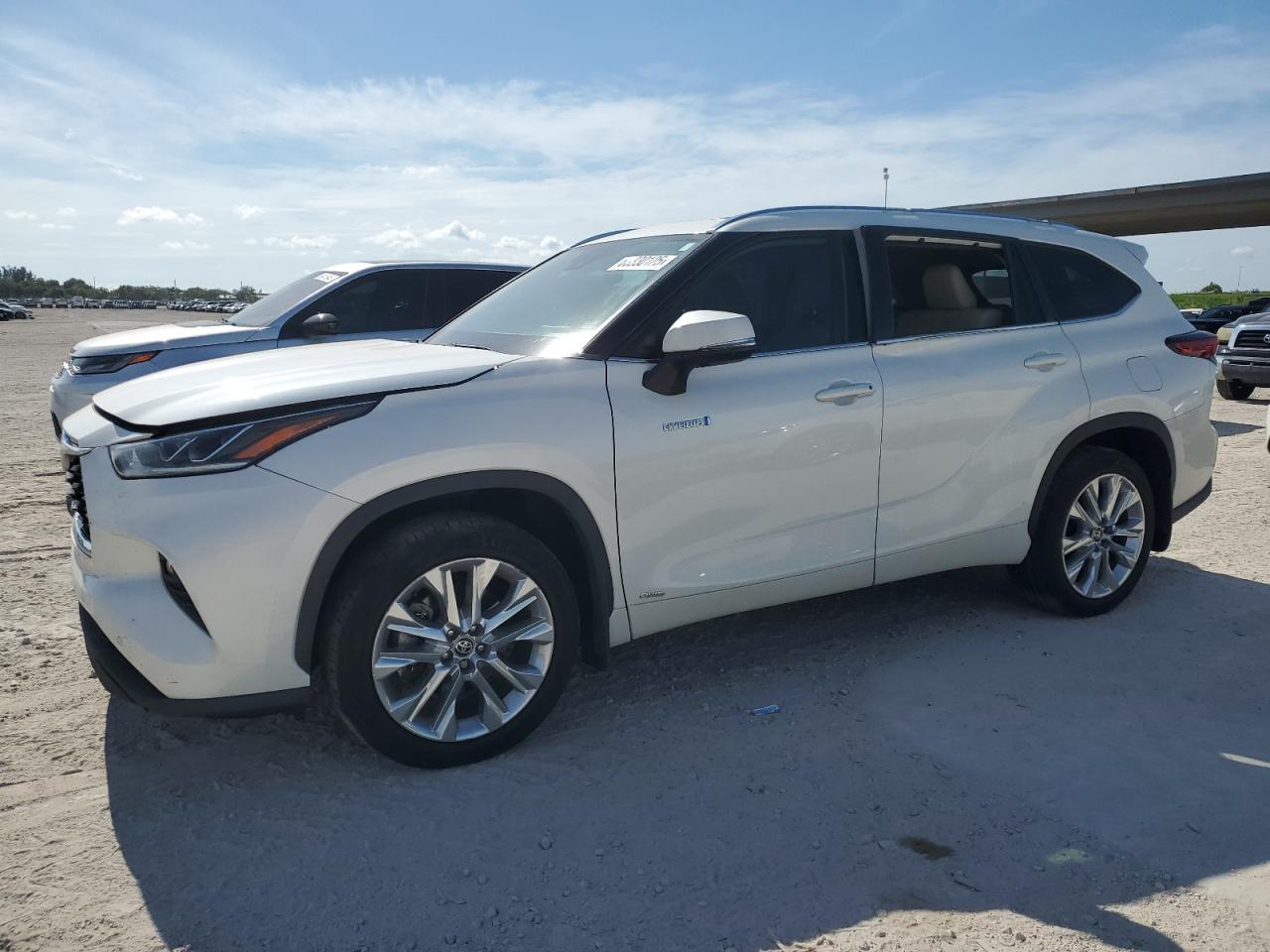 TOYOTA HIGHLANDER 2020