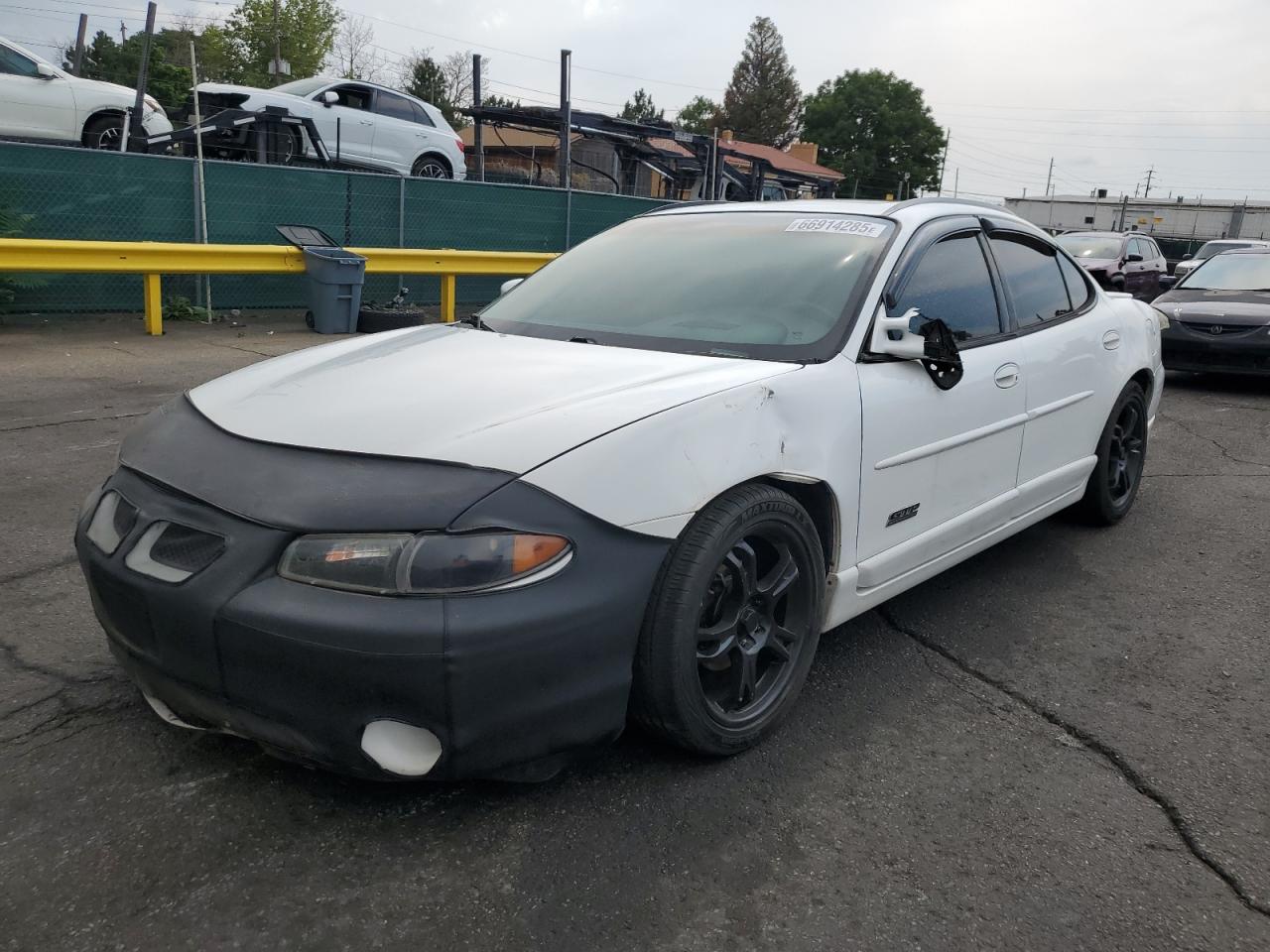 PONTIAC GRAND PRIX 2001