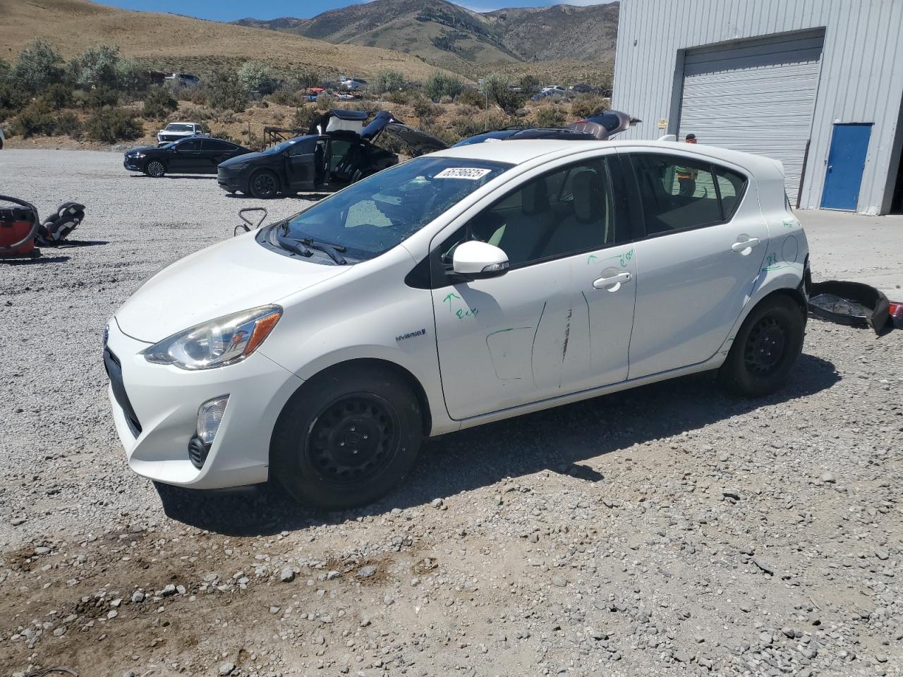 TOYOTA PRIUS C 2015