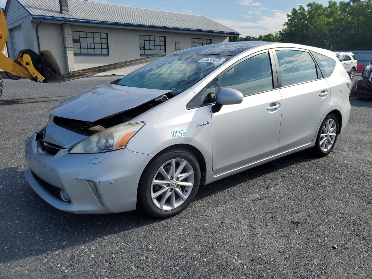 TOYOTA PRIUS V 2012