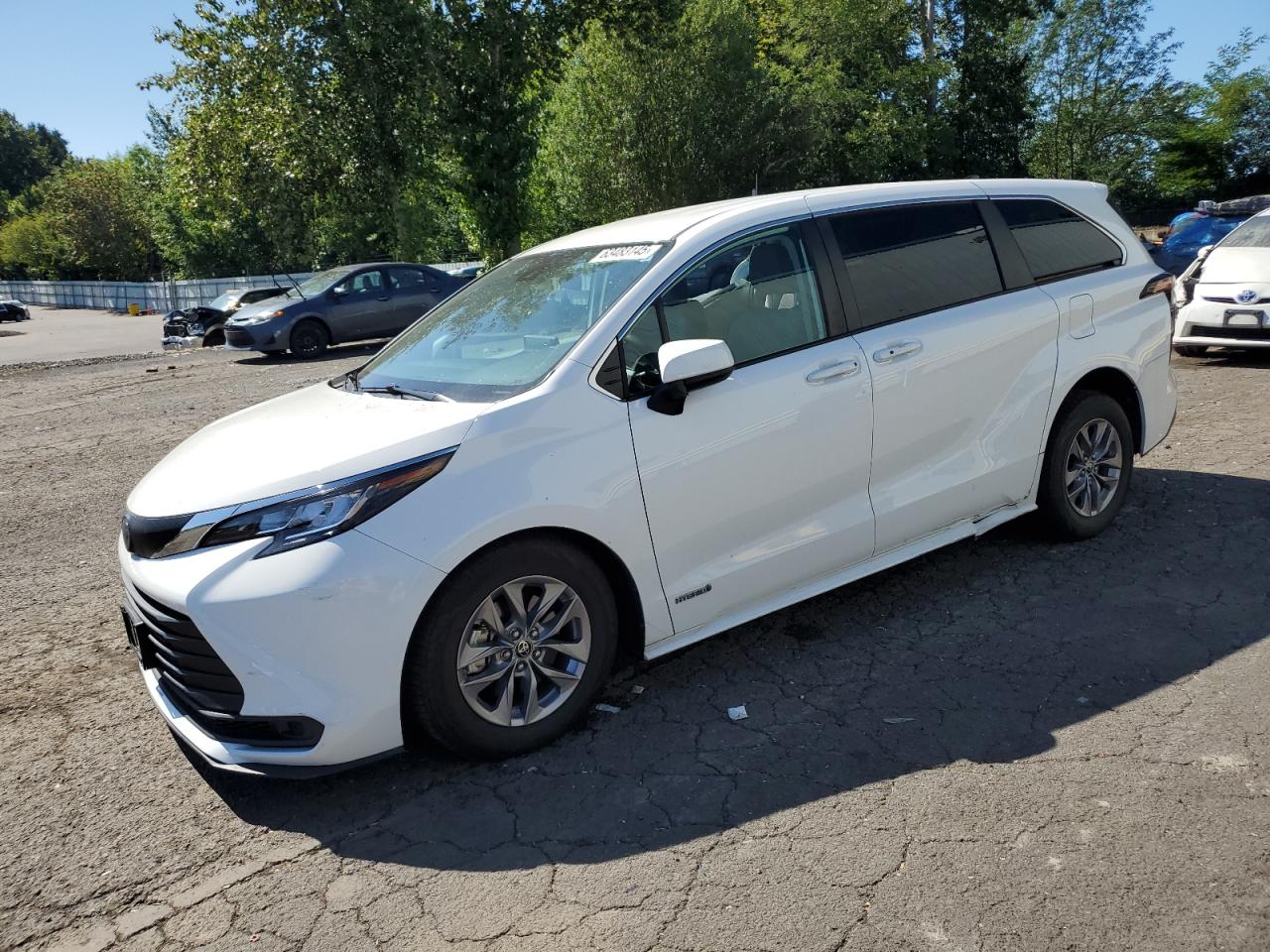 TOYOTA SIENNA LE 2021