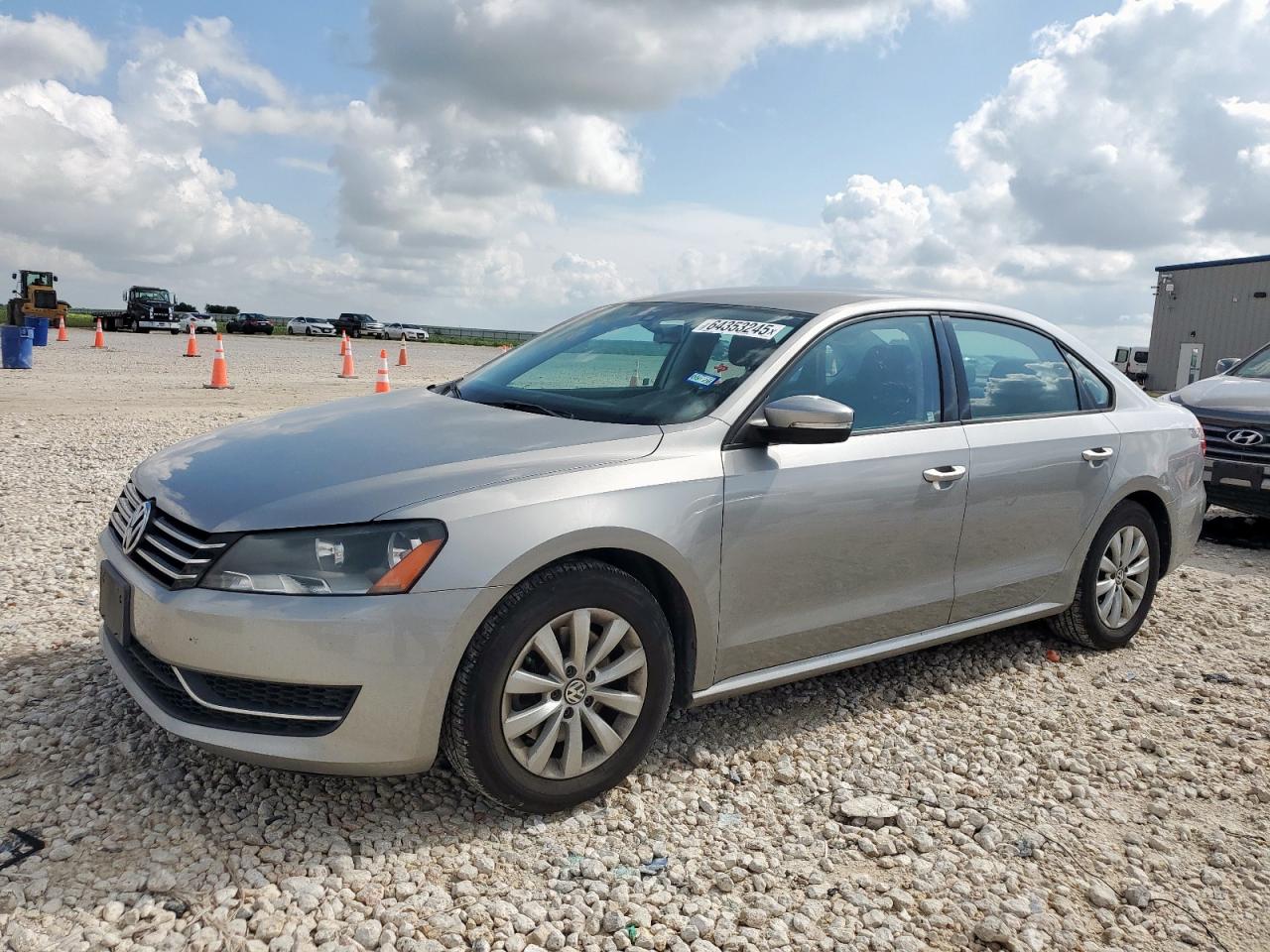 VOLKSWAGEN PASSAT S 2014