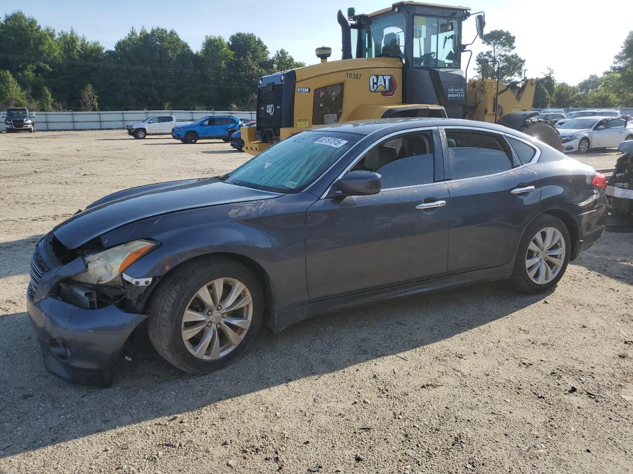 INFINITI M37 2011