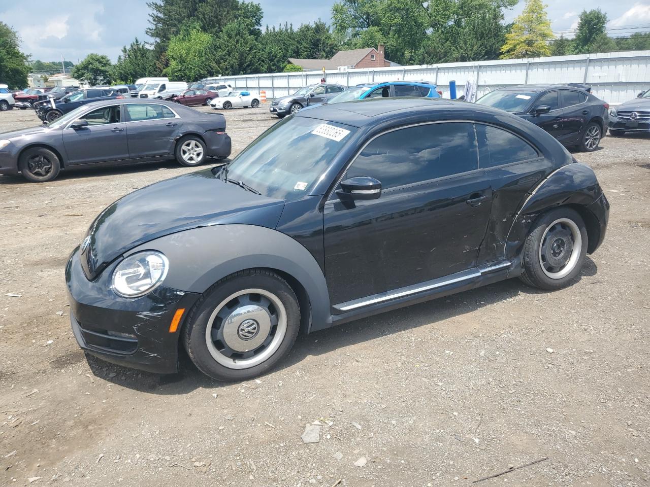 VOLKSWAGEN BEETLE 2012