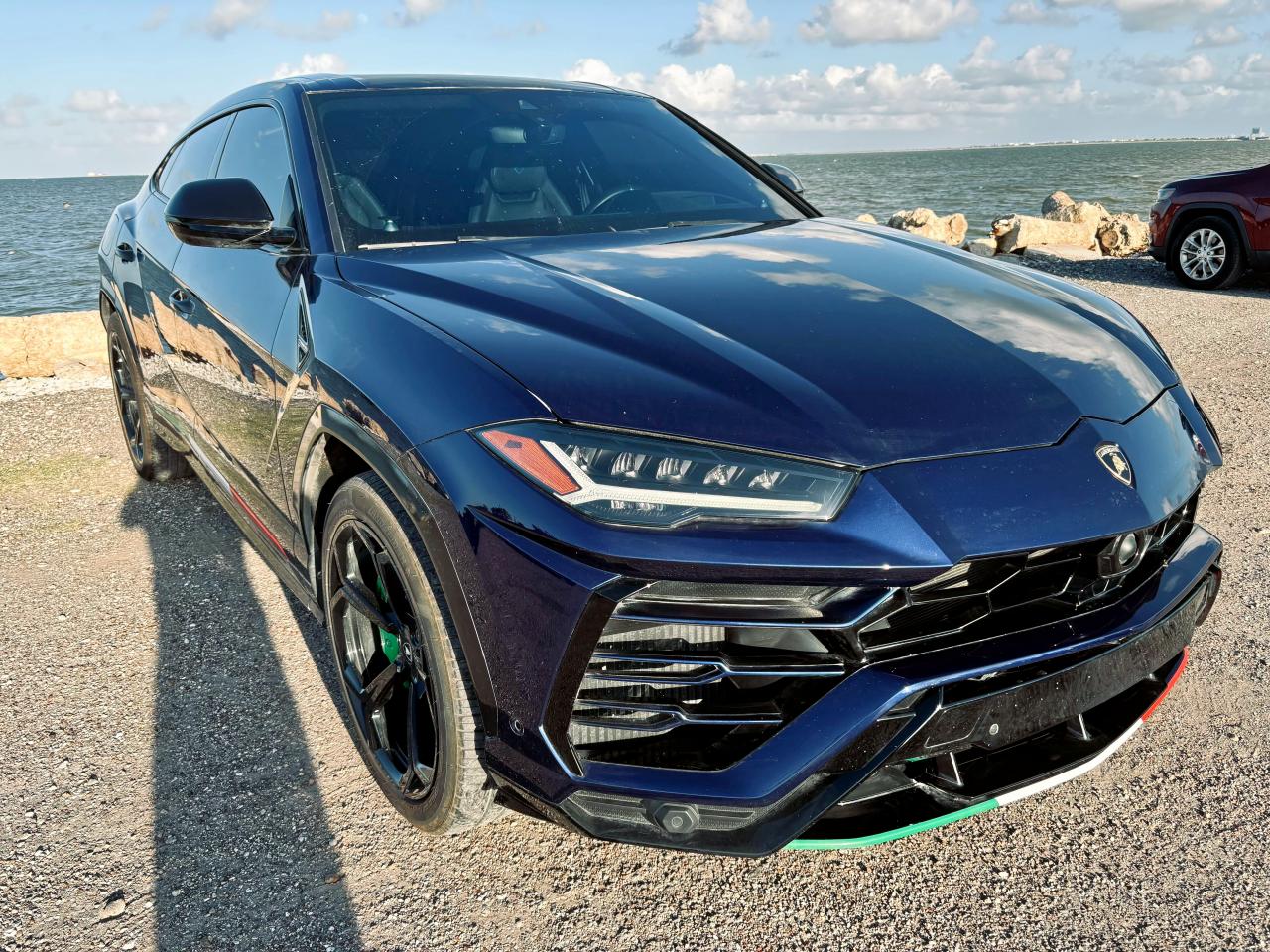 LAMBORGHINI URUS 2019