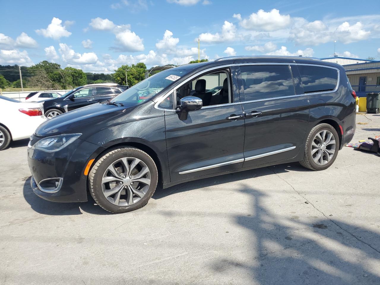 CHRYSLER PACIFICA L 2017