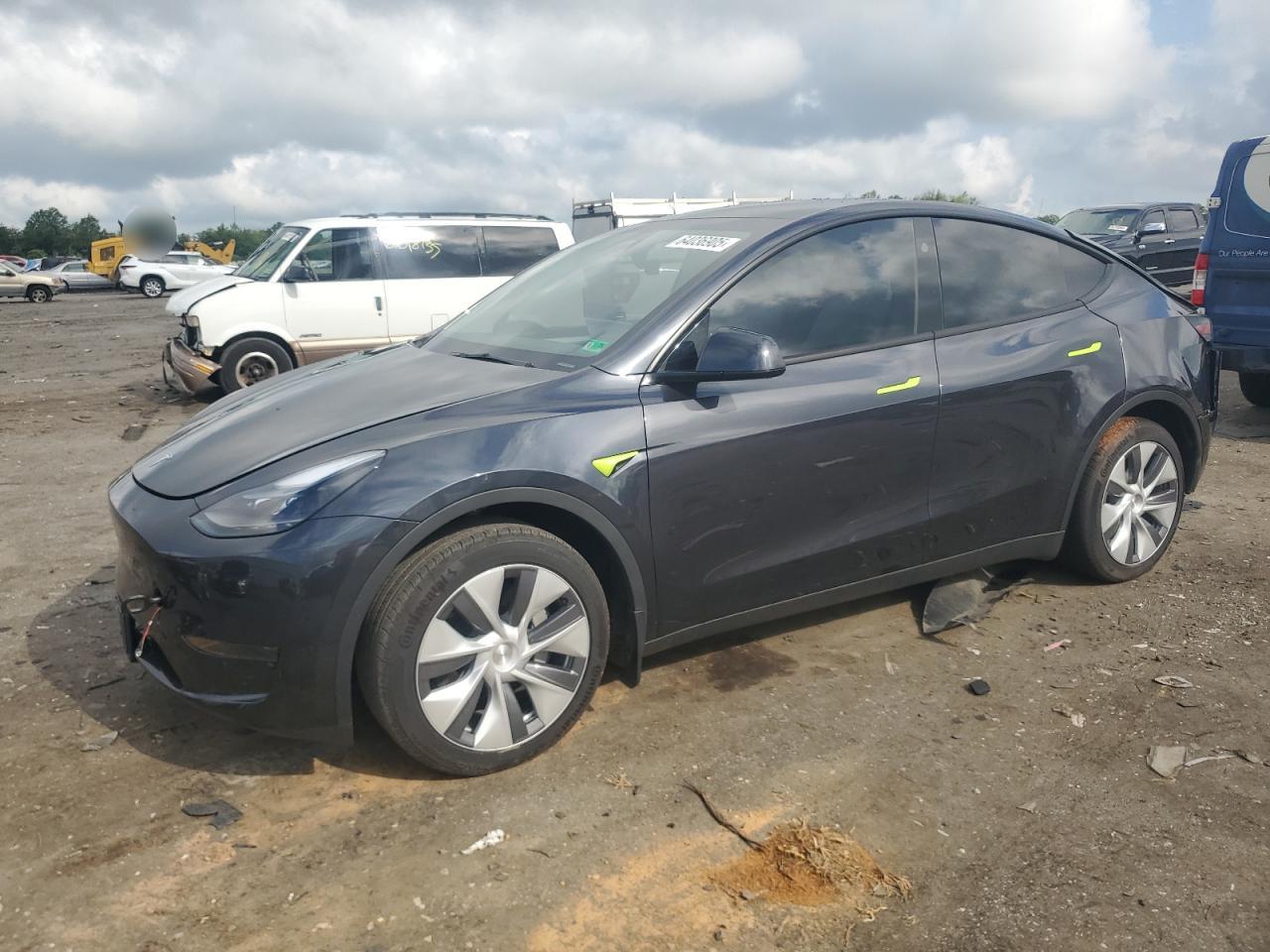 TESLA MODEL Y 2024