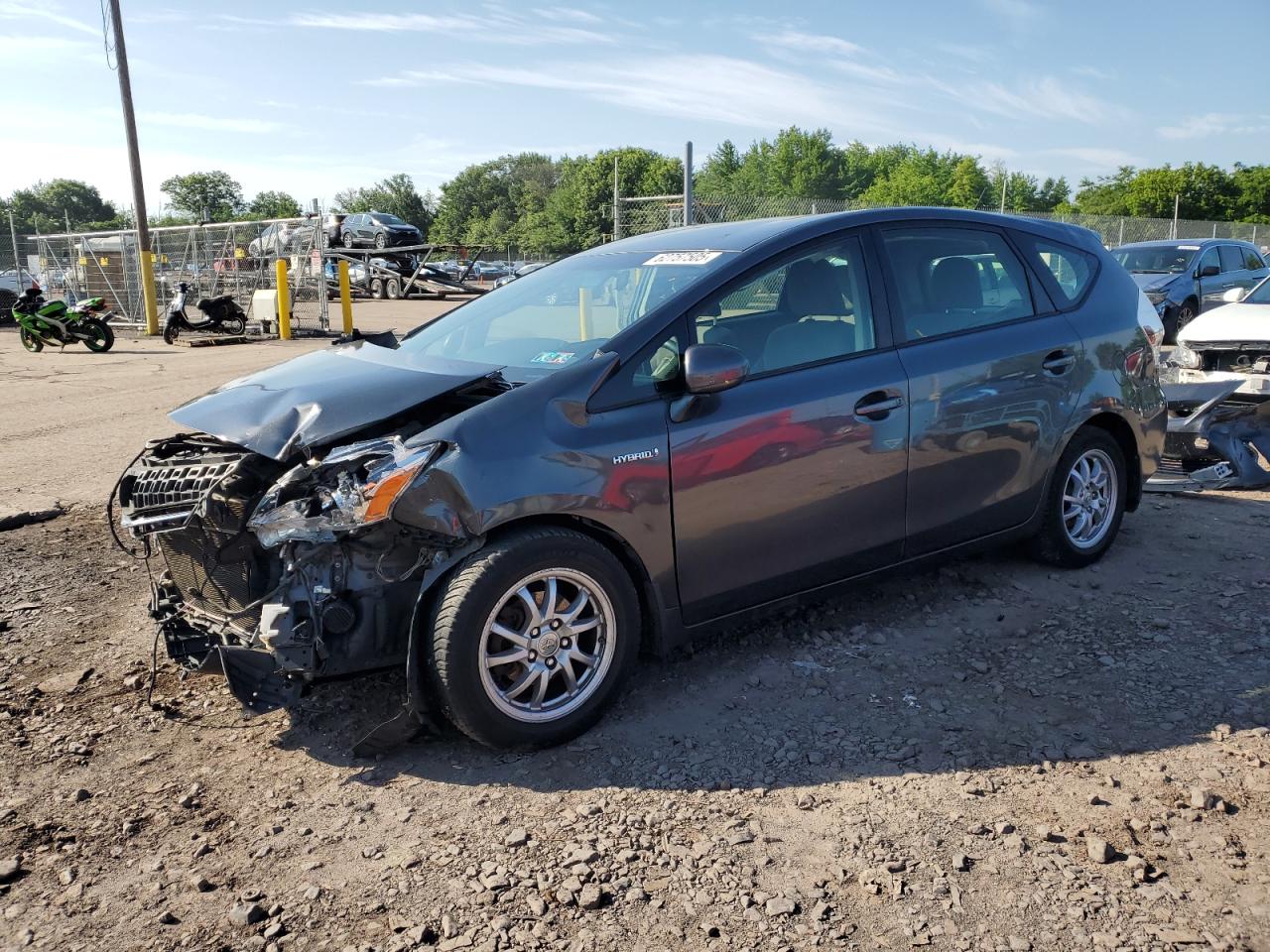 TOYOTA PRIUS V 2012