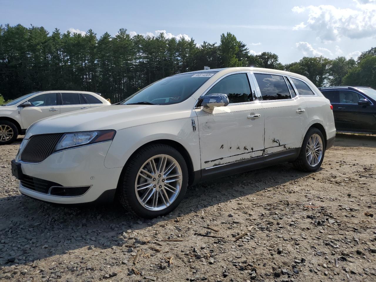 LINCOLN MKT 2013