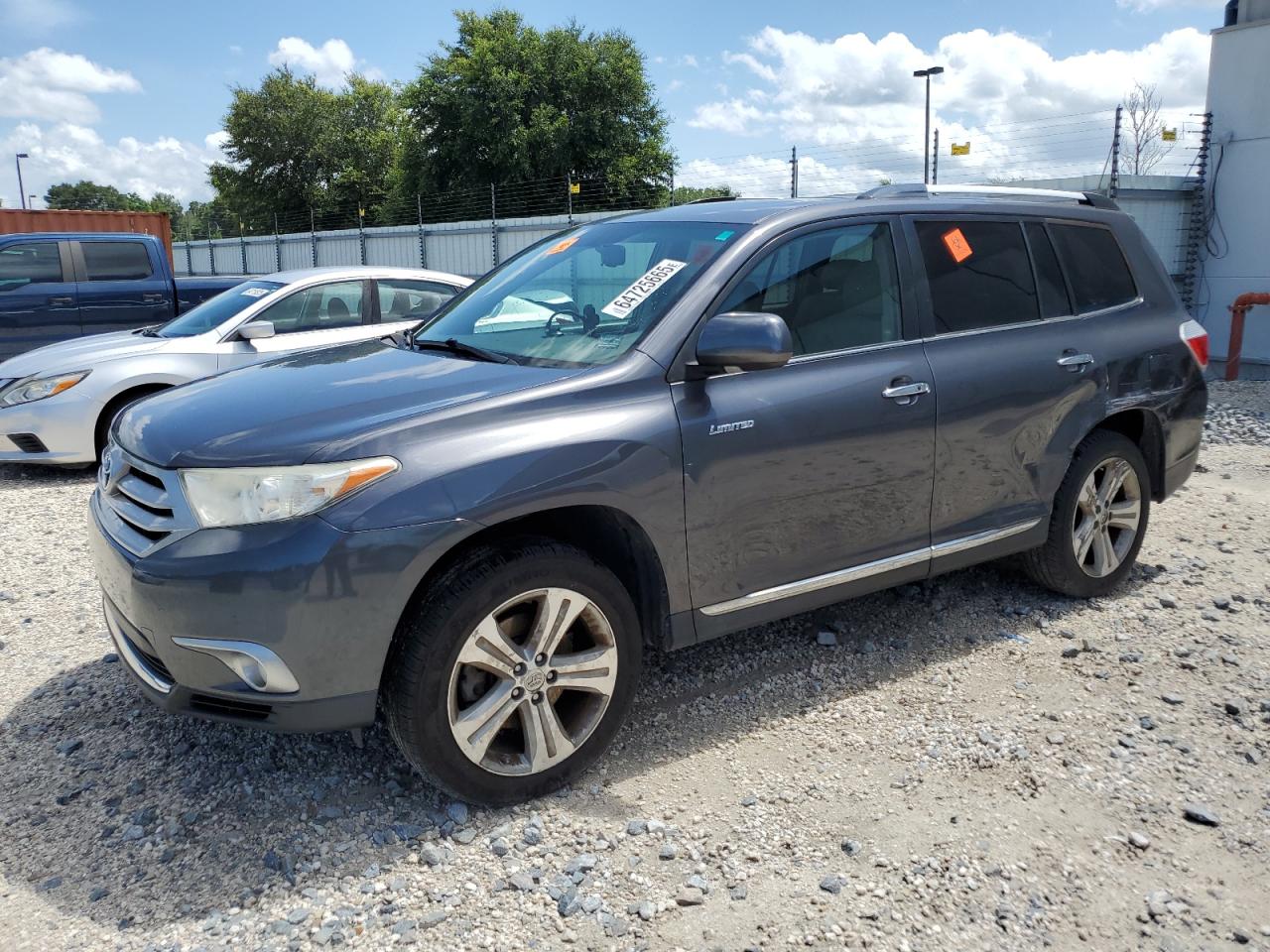 TOYOTA HIGHLANDER 2013