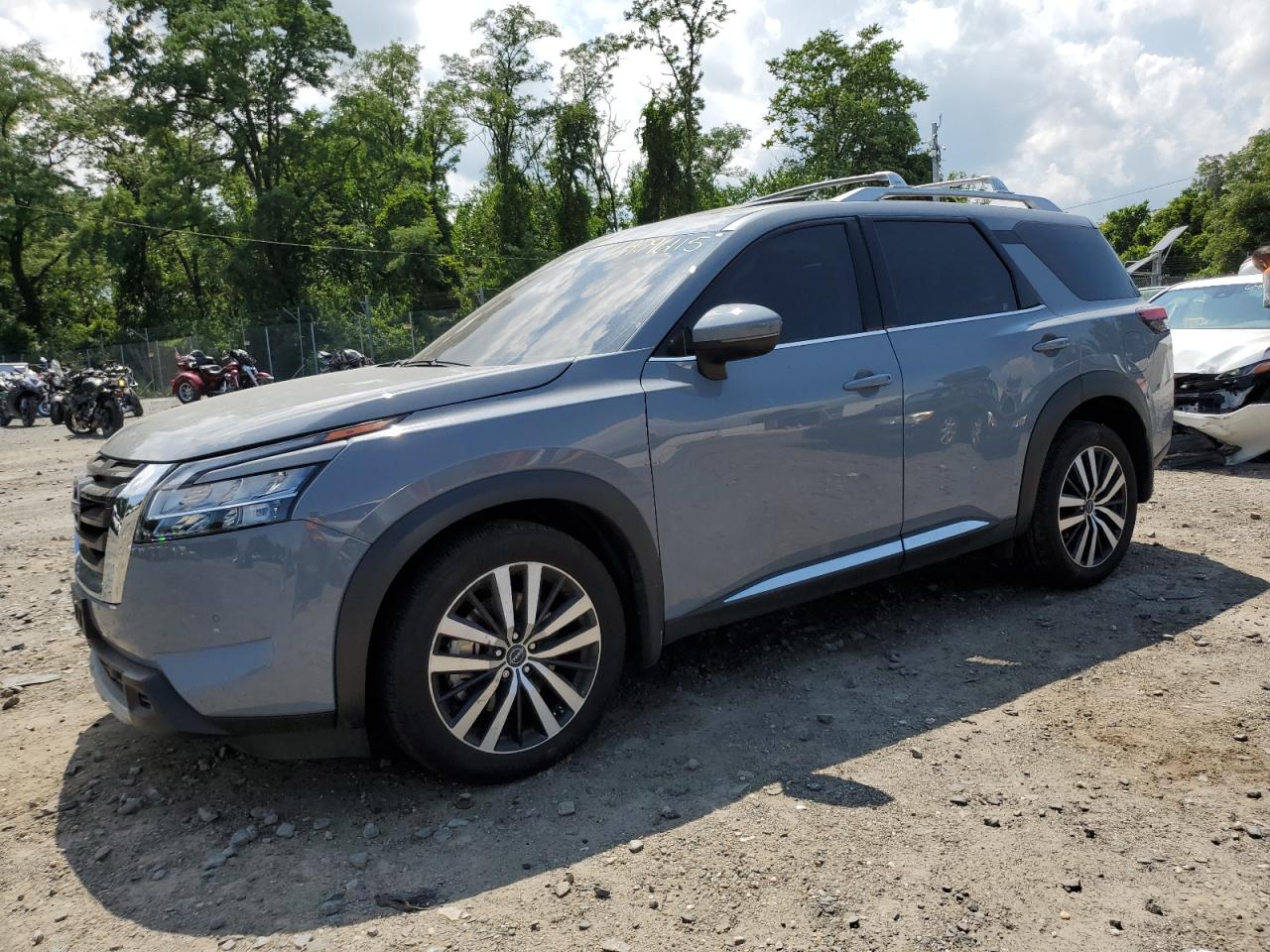 NISSAN PATHFINDER 2024