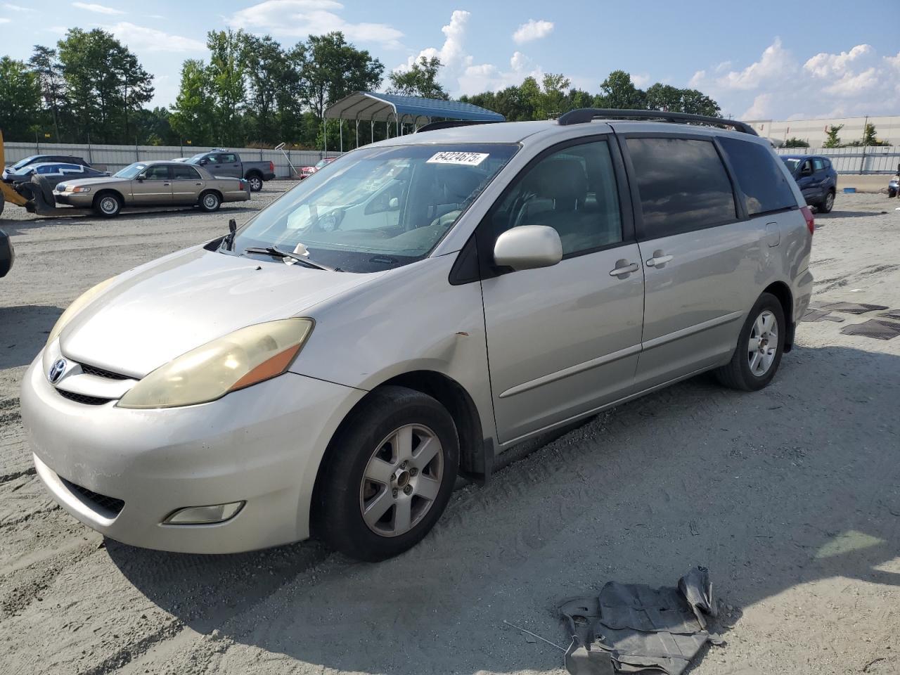 TOYOTA SIENNA XLE 2006