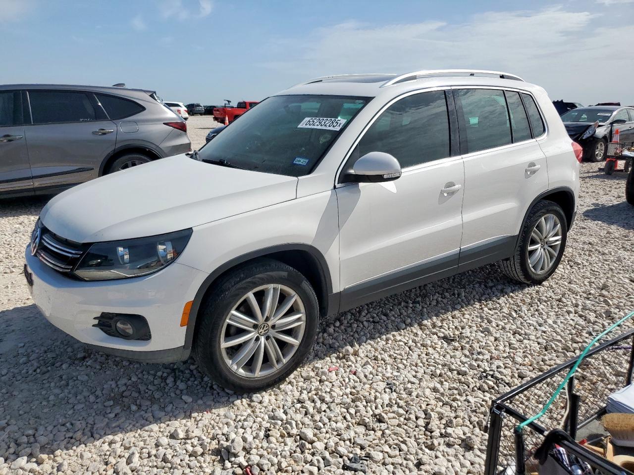 VOLKSWAGEN TIGUAN S 2012