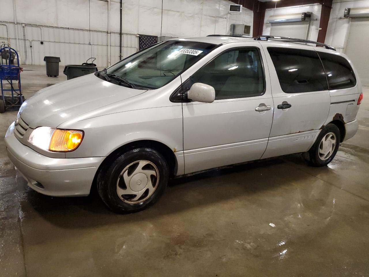 TOYOTA SIENNA LE 2002