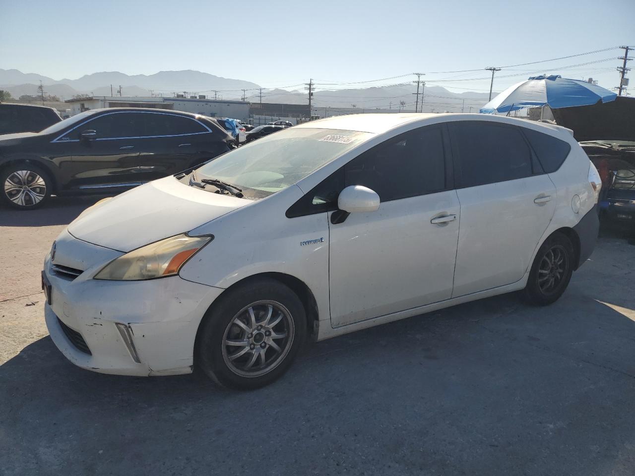 TOYOTA PRIUS V 2013