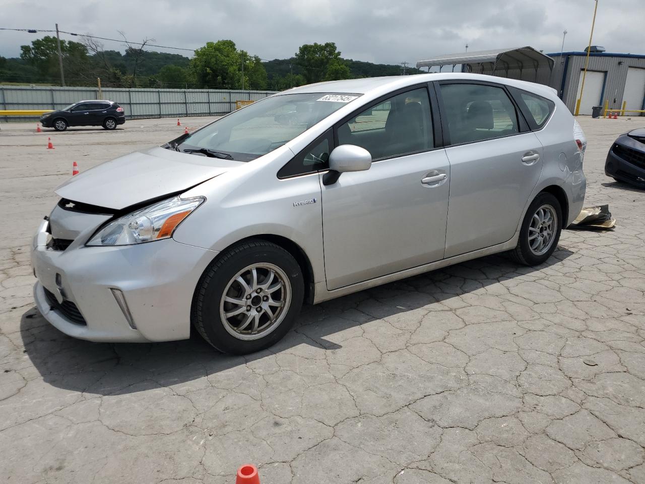 TOYOTA PRIUS V 2012