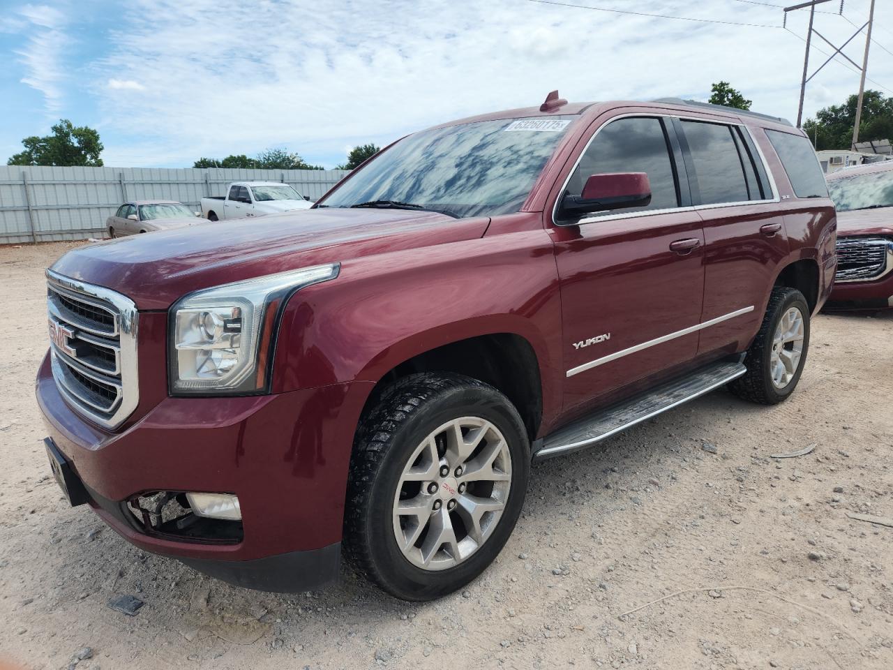 GMC YUKON SLE 2017
