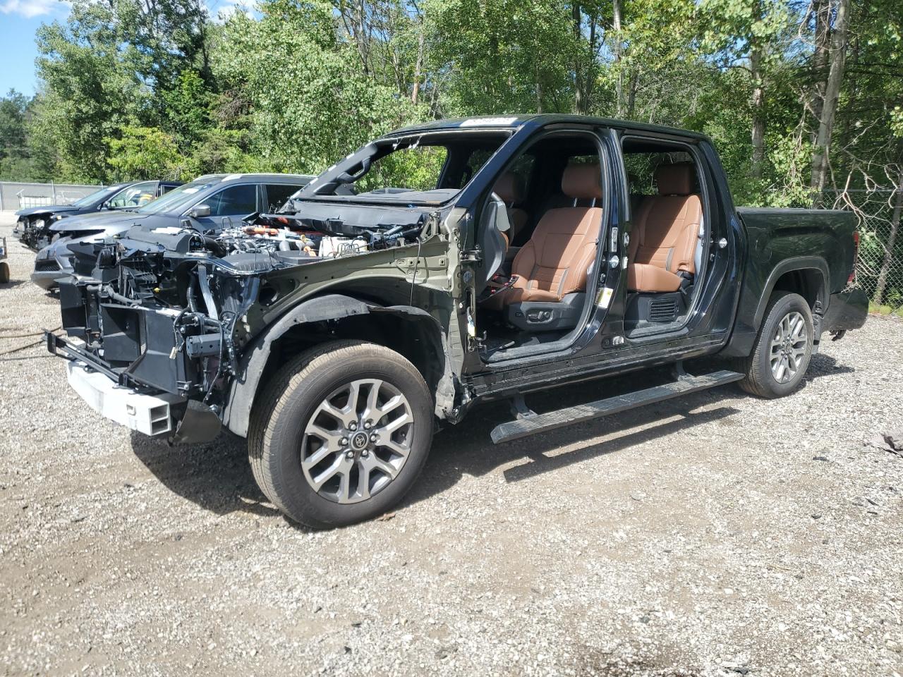 TOYOTA TUNDRA CRE 2024