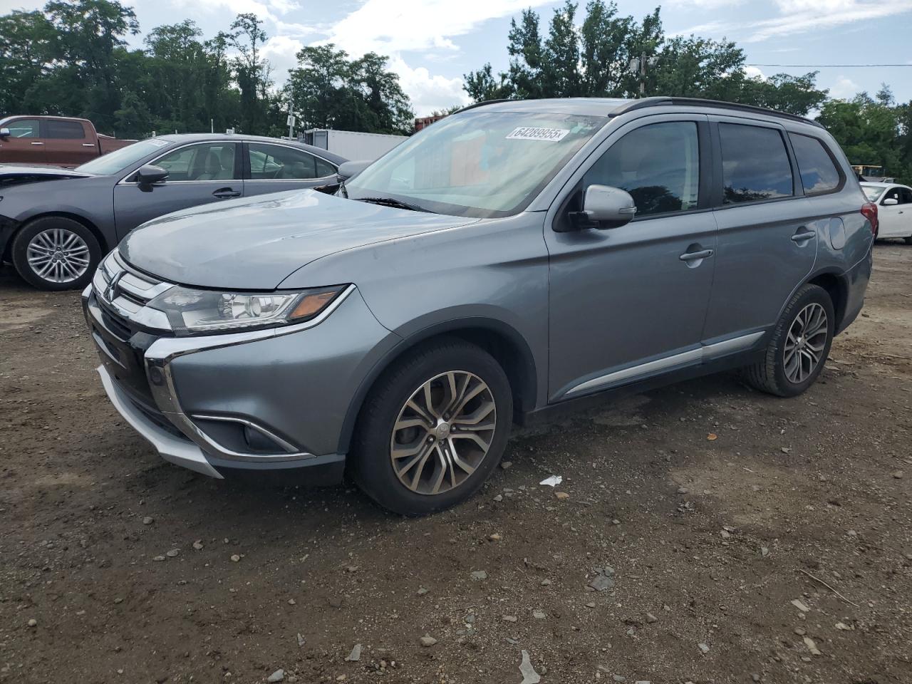 MITSUBISHI OUTLANDER 2016