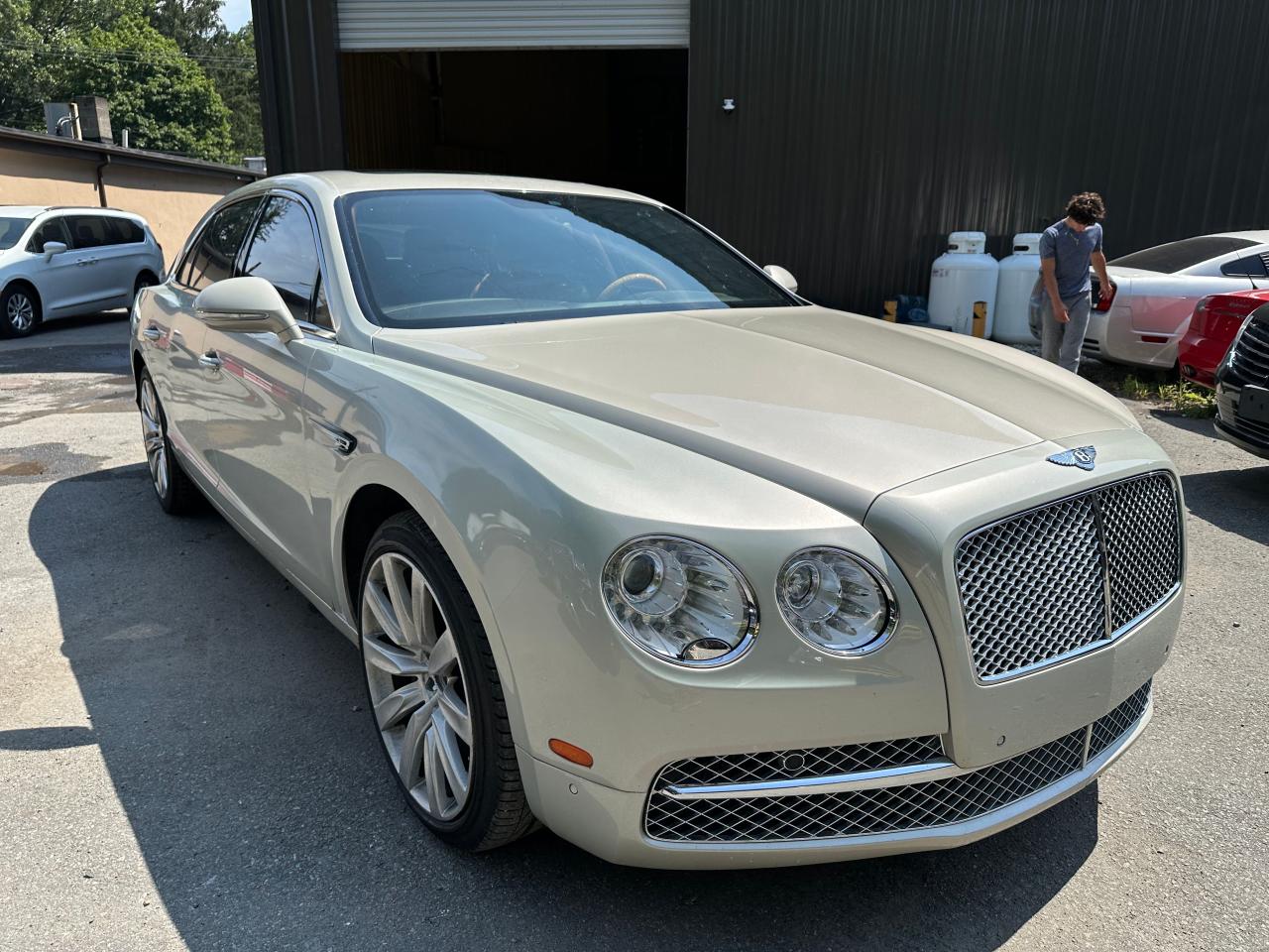 BENTLEY FLYING SPUR 2014