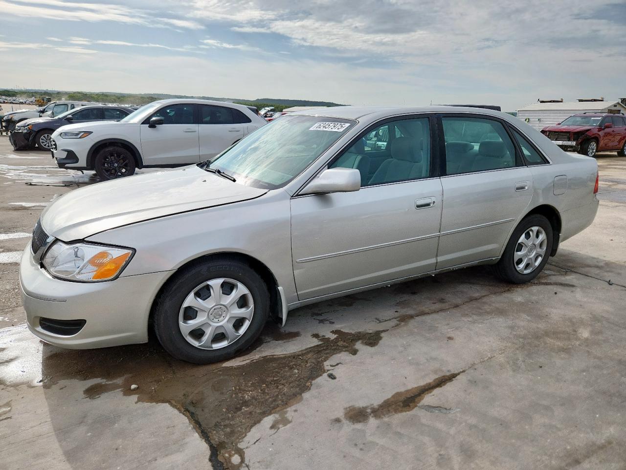 TOYOTA AVALON XL 2001